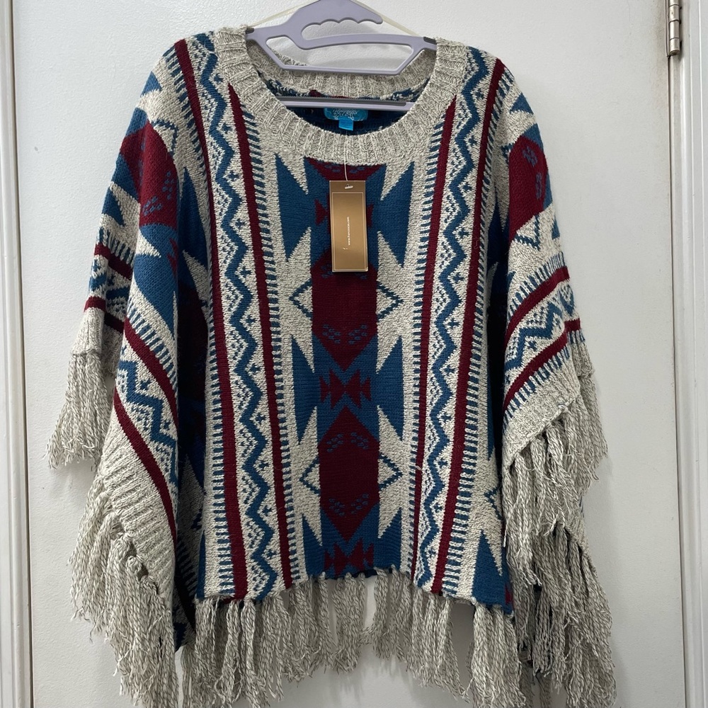 NWT Francesca’s Tribal Poncho
